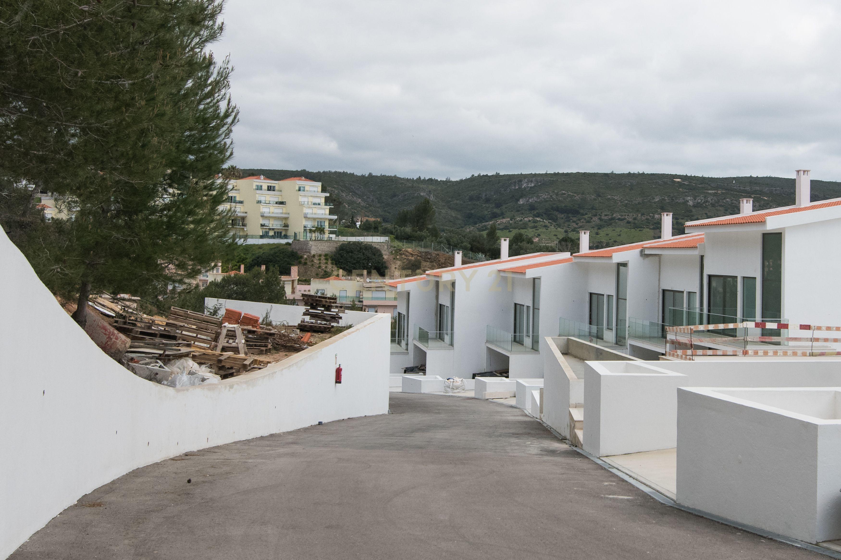 Condomínio Villas d’Ouro – Exclusividade e Conforto no Coração de Sesimbra - Image 64