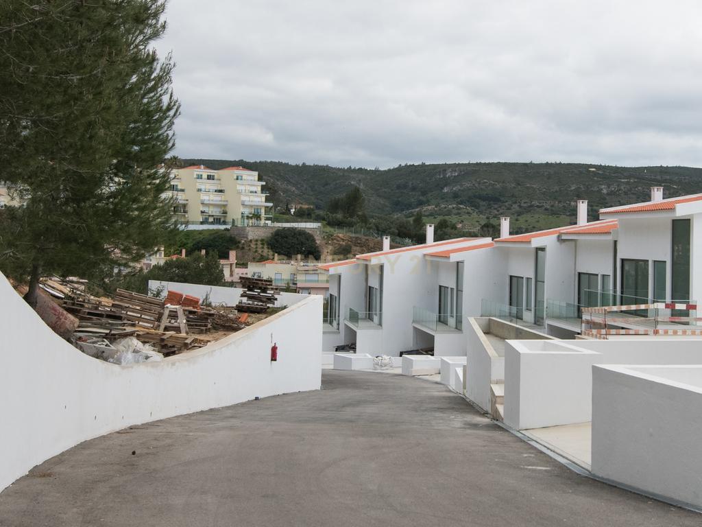 Condomínio Villas d’Ouro – Exclusividade e Conforto no Coração de Sesimbra - Image 64