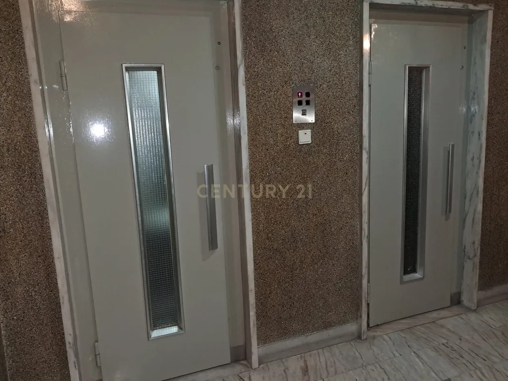 Apartamento T3 para arrendar – Entrada imediata - em Lisboa/ Benfica com garagem - Image 11