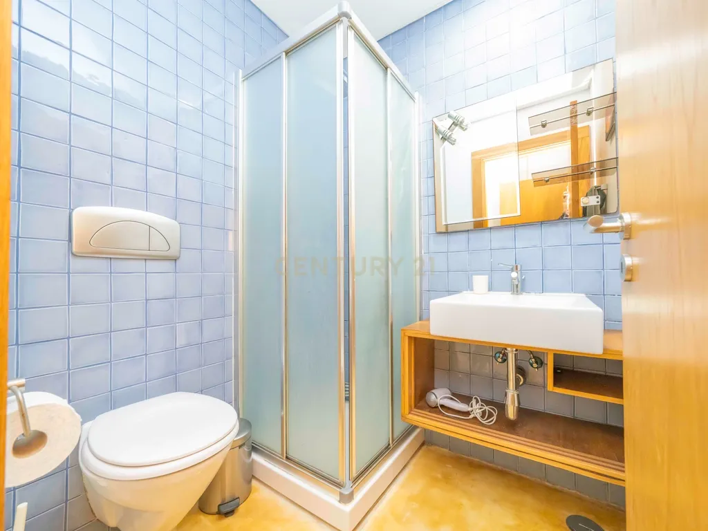 Moradia T5 Isolada, com Dois Pisos, Elevador e Terraço, com 800m2 de Terreno , na Quinta do Anjo, Palmela - Image 38