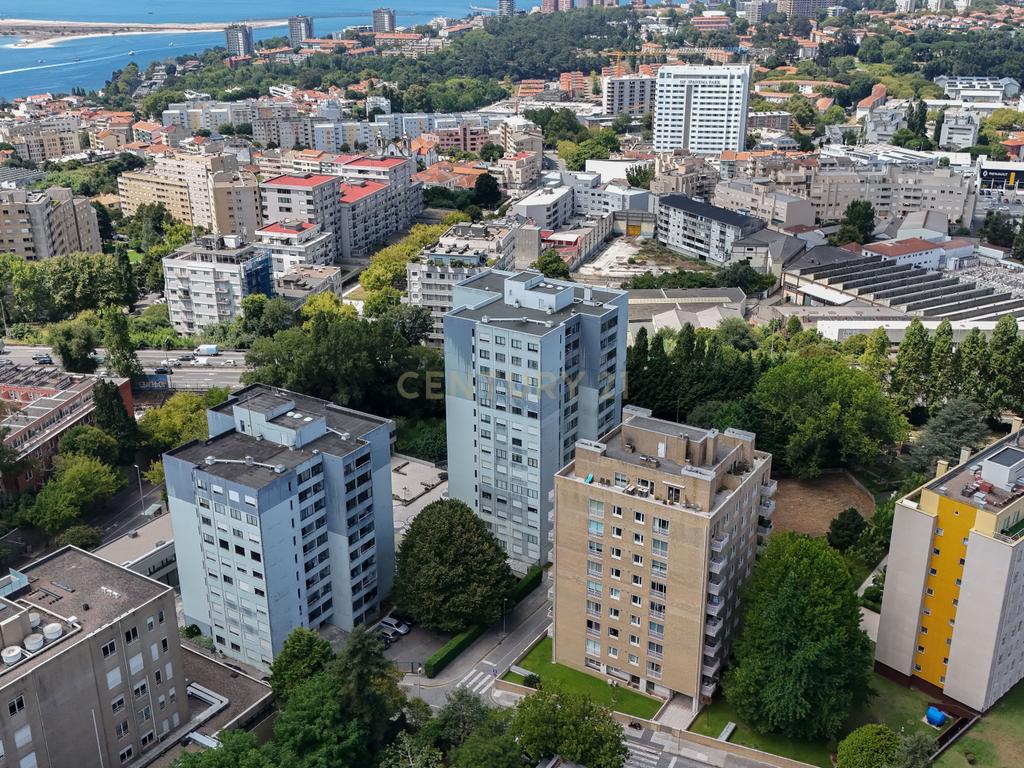 Apartamento T2 para Arrendamento em Lordelo do Ouro, Porto - Image 39