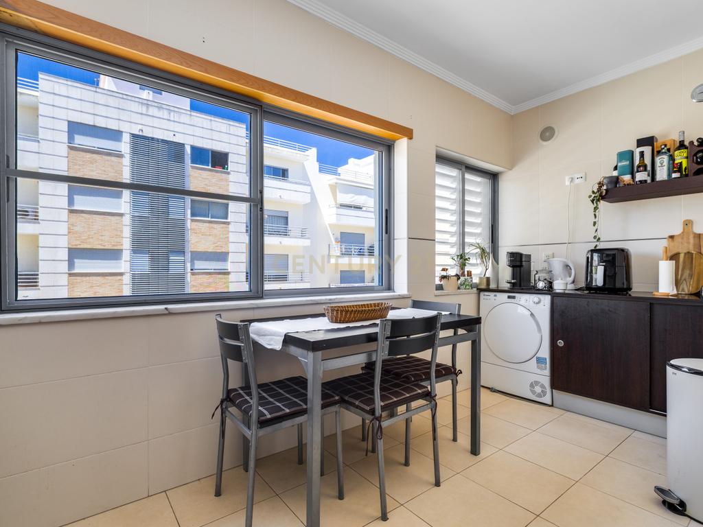 Apartamento T3 com Garagem na Quinta João de Ourém — Olhão - Image 11
