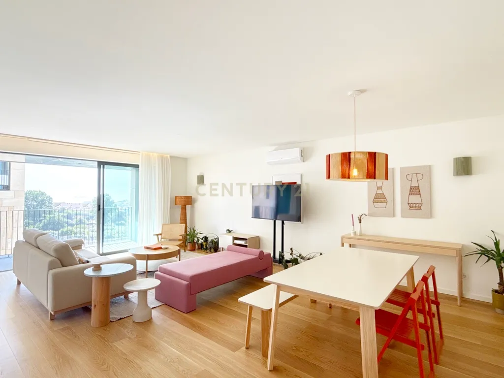 Apartamento T3 | Vista Mar - Condomínio Premium Le Parc – Canidelo - Image 1