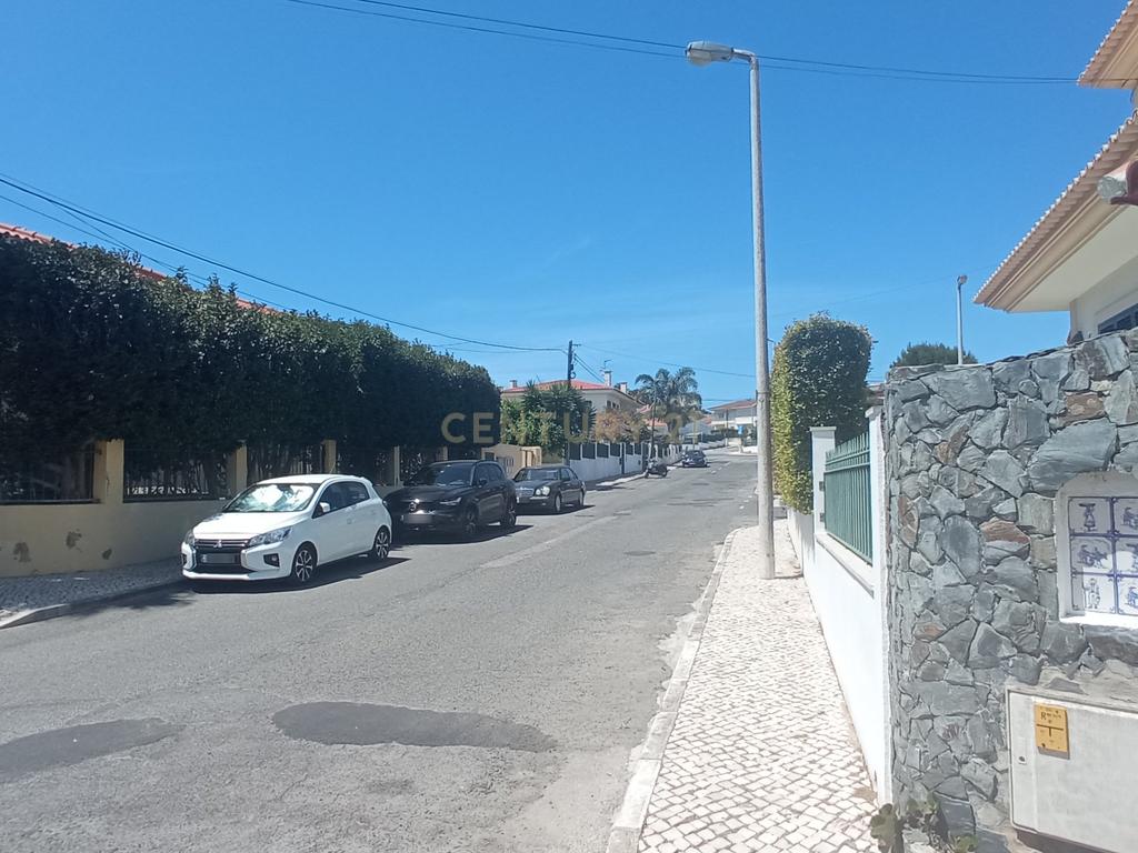 Moradia T3 em banda na Rua Josefina Silva, Aldeia de Juzo, Cascais - Image 12