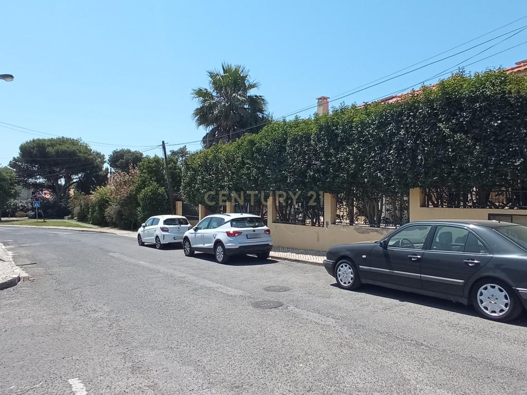Moradia T3 em banda na Rua Josefina Silva, Aldeia de Juzo, Cascais - Image 13