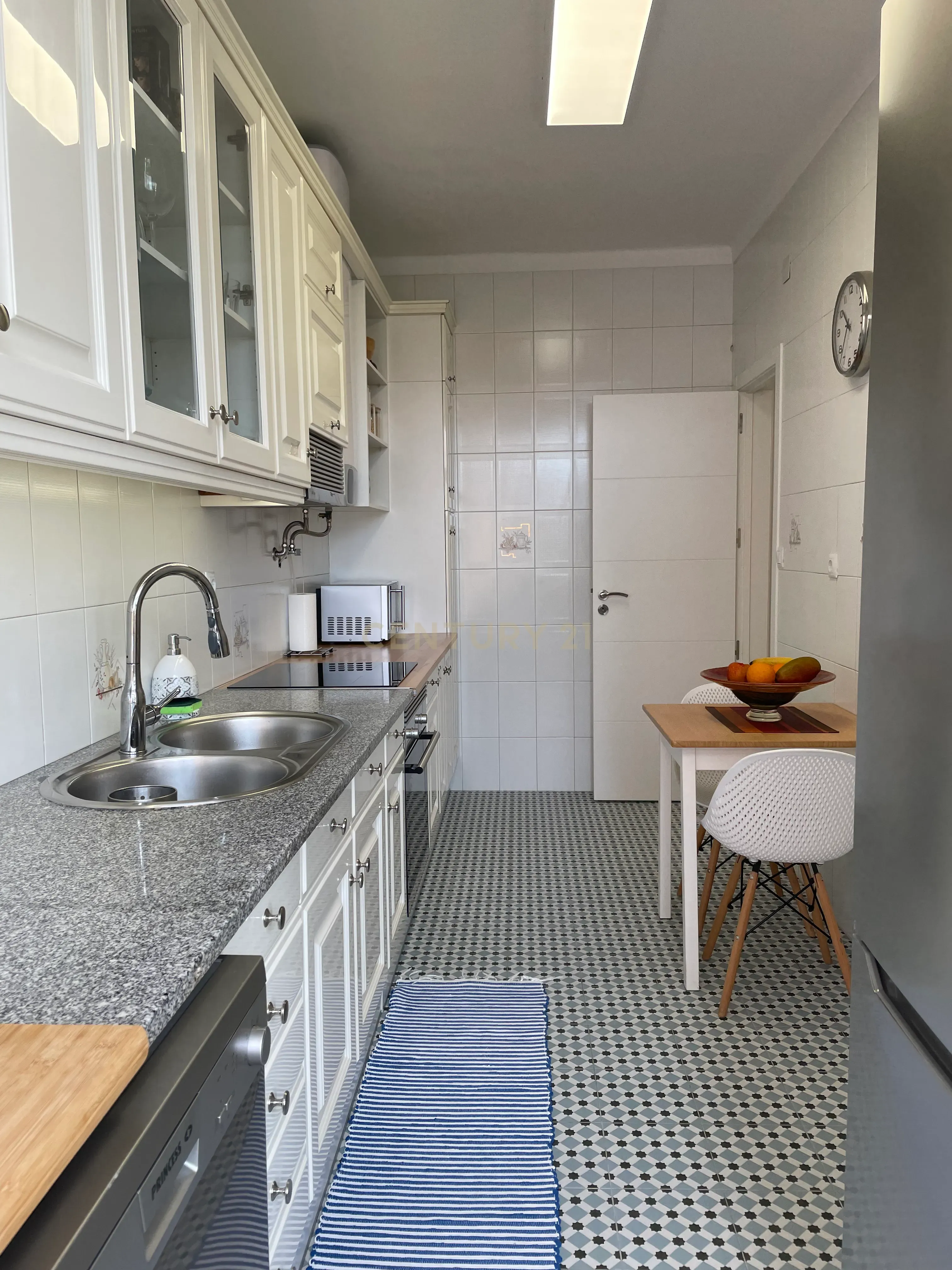 apartamento T2 situado numa das zonas mais privilegiadas de Almada - Image 8