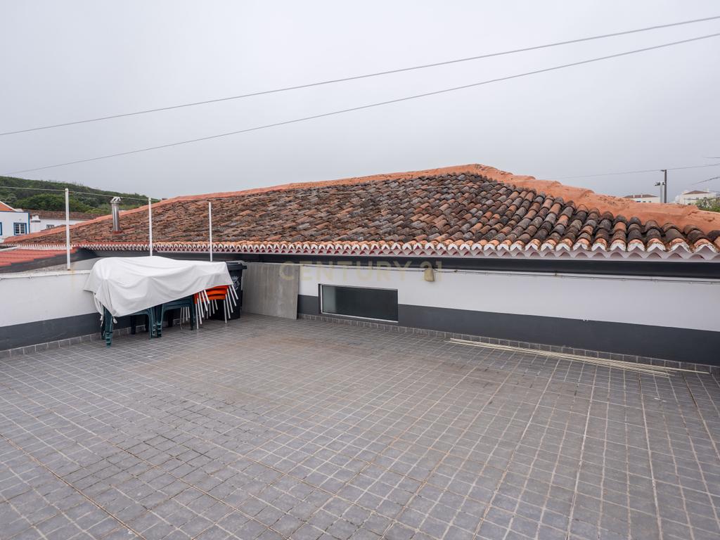 Moradia T4 em Santa Clara - Image 30