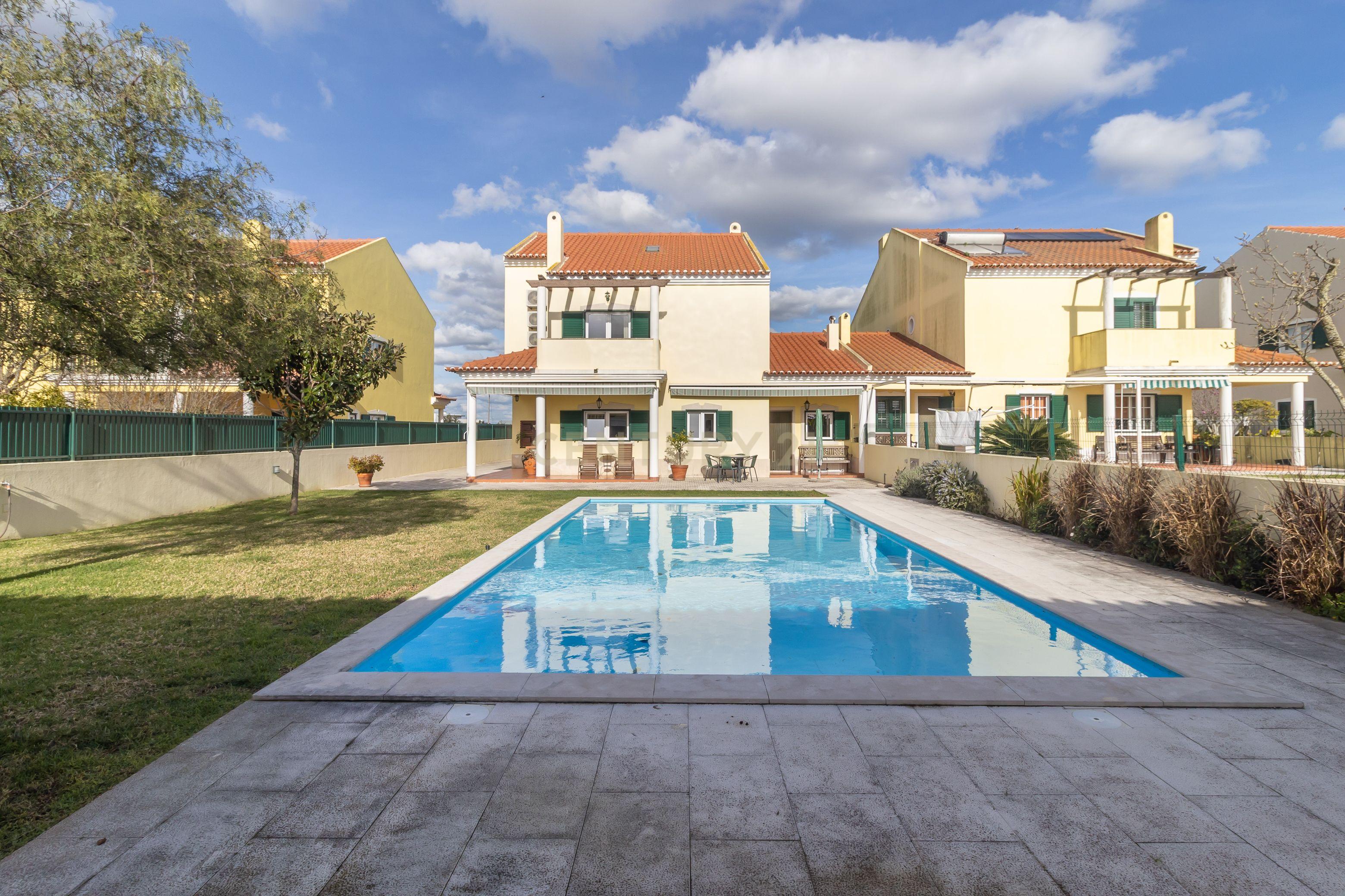 Moradia T4 em Palmela, com Piscina e Amplo Espaço Exterior - Image 60