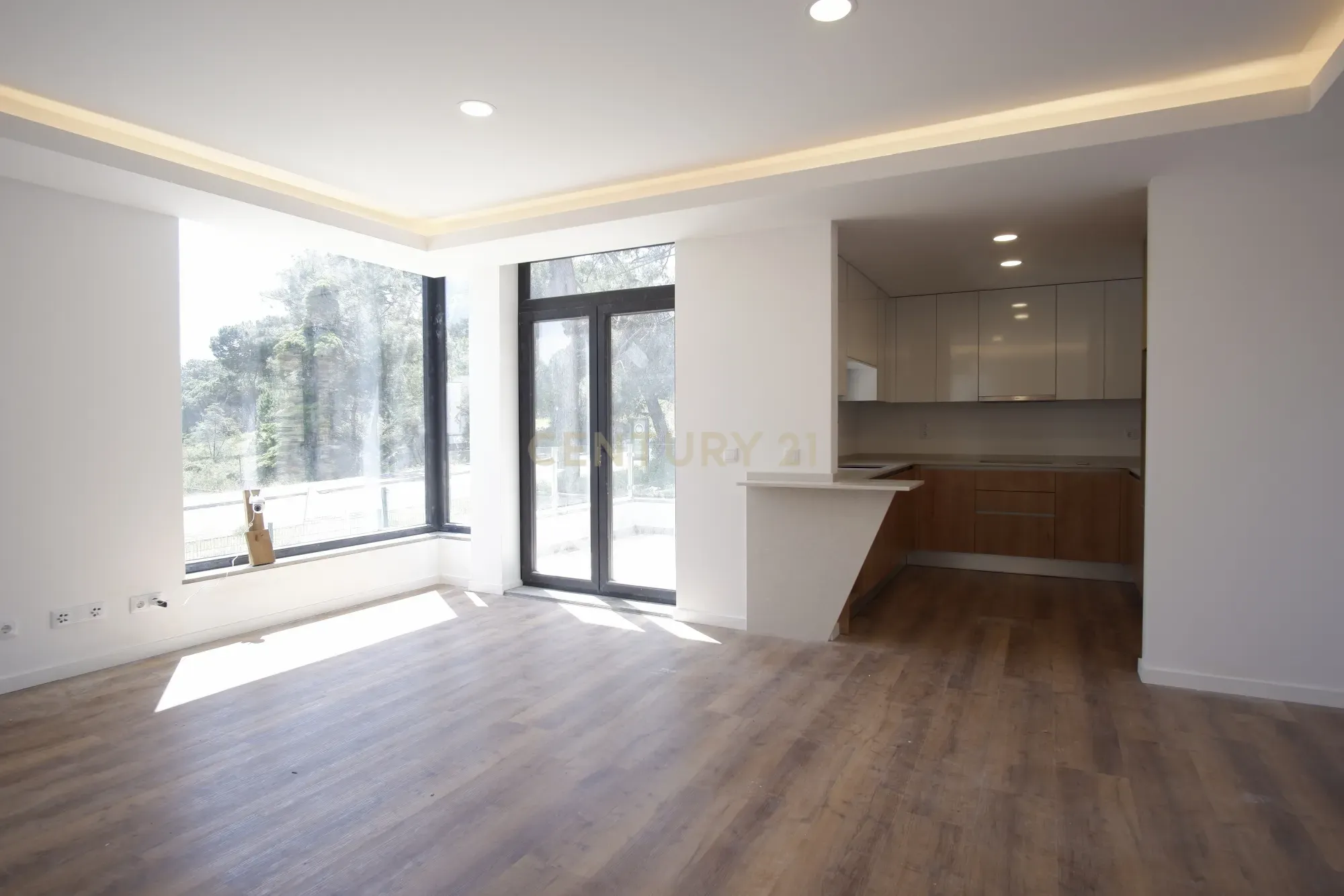 🌿 Moradia de Sonho Pronta a habitar na Avenida do Mar T5 com piscina – Aroeira - Image 5