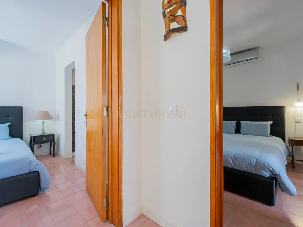 Casa Renovada T3-em Olhão na Baixa , Licença AL, Vista Panorâmica e Piscina - Image 21