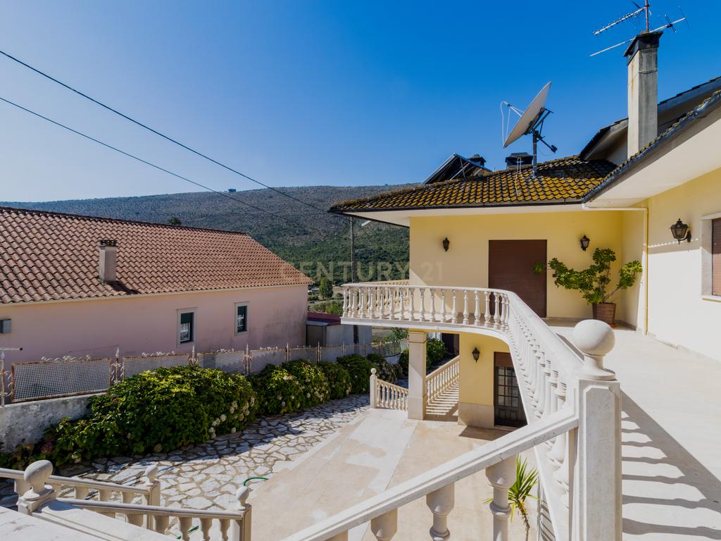 CONJUNTO MORADIA, 4 APARTAMENTOS E PAVILHÃO - Image 56