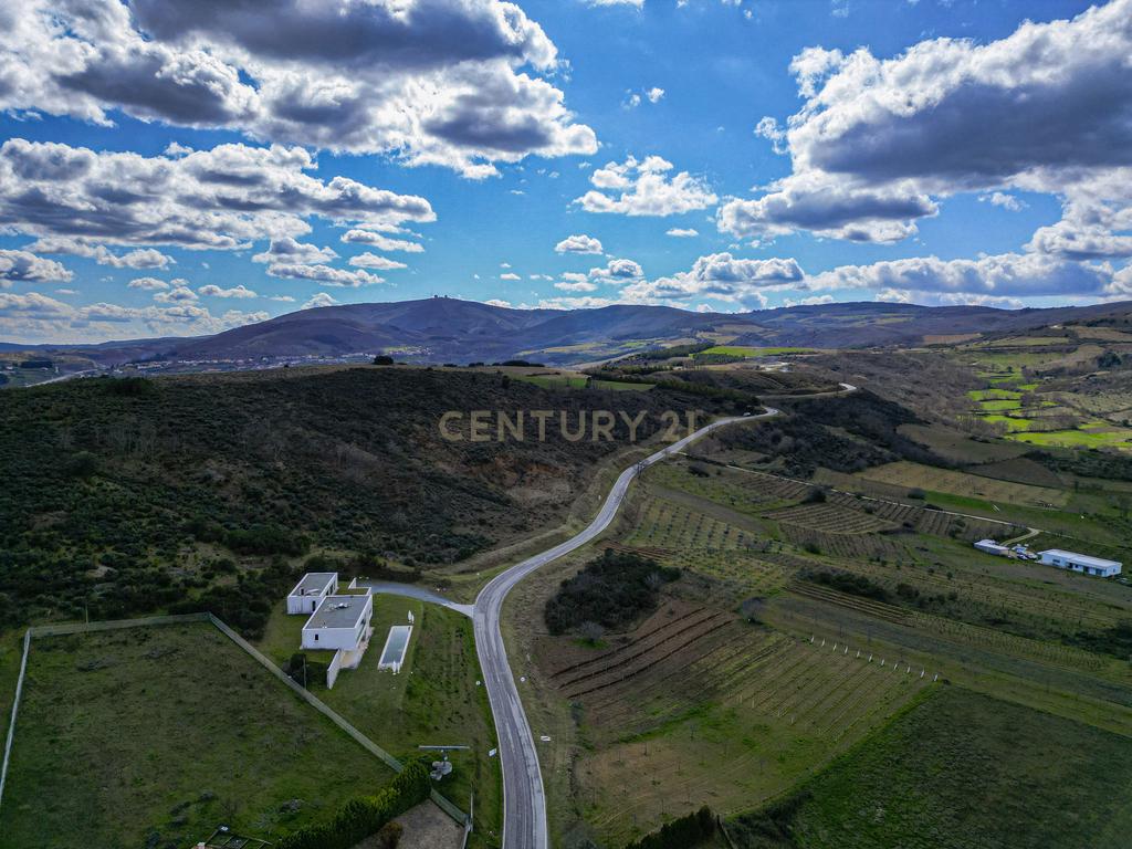 Oportunidade Única: Moradia em Bragança por 130.000€ - Image 11