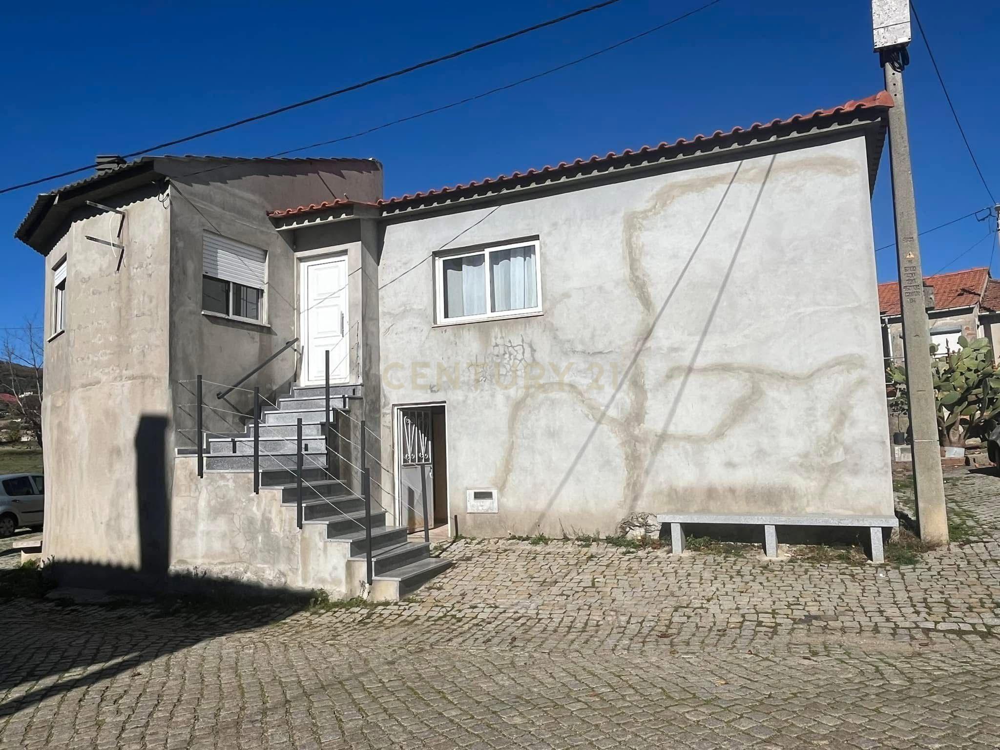 Espaçosa Moradia T3 em Bragança por 96.500€ - Image 6