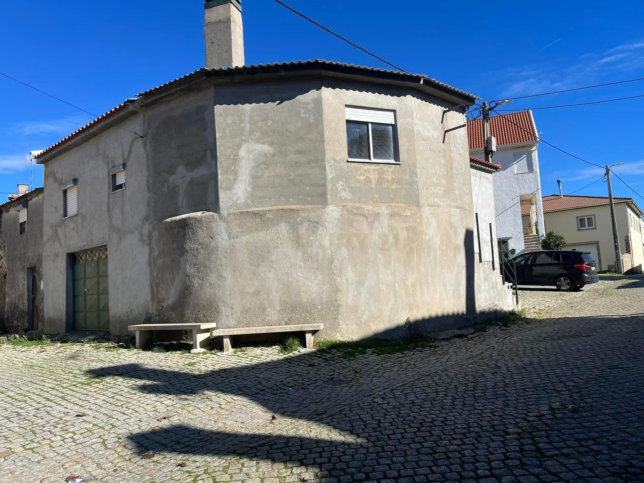 Espaçosa Moradia T3 em Bragança por 96.500€ - Image 8