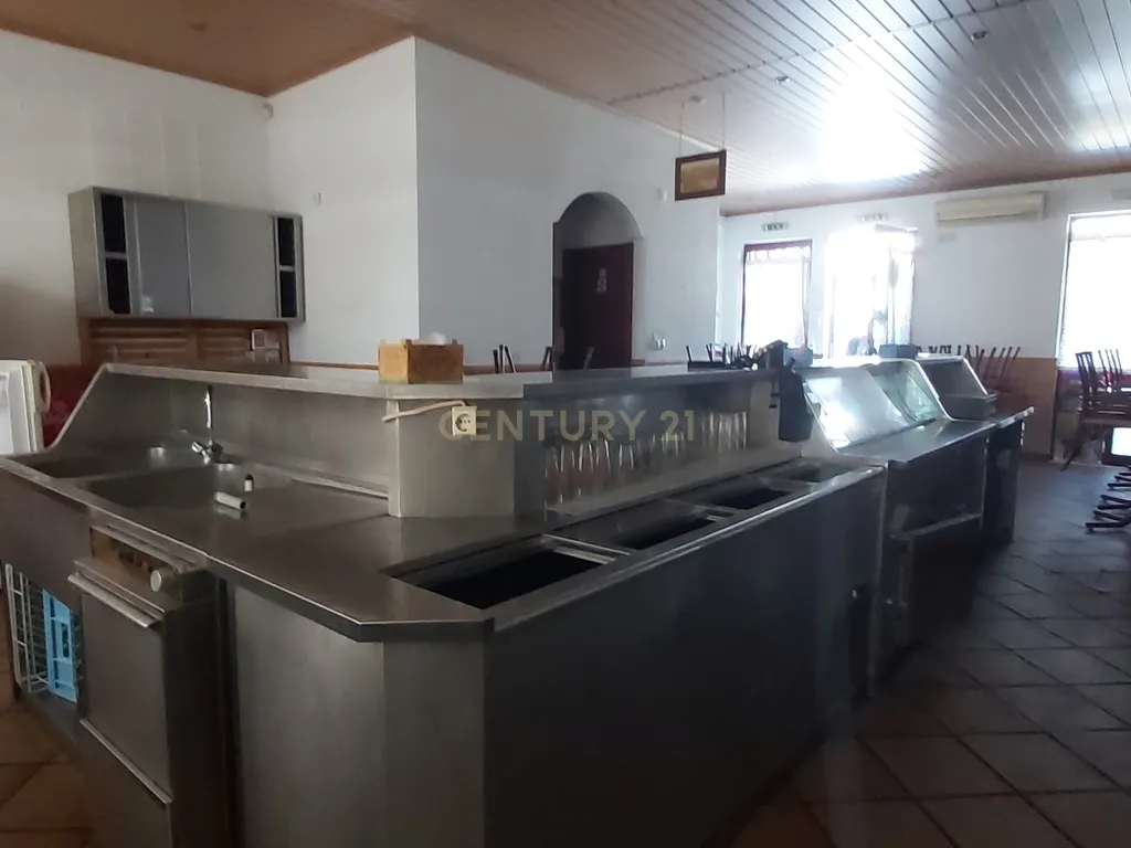 🥪🏙️ Snack-Bar com Localização de Ouro e Fácil Acesso no Centro de Évora - Image 7