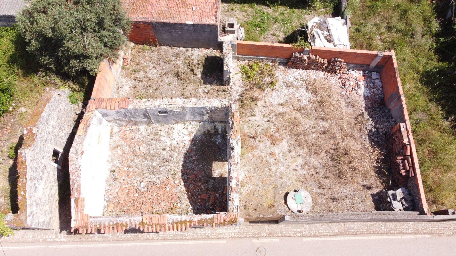 Fotografia 3 de Ruina com Potencial em Coz, Alcobaça - 150m²