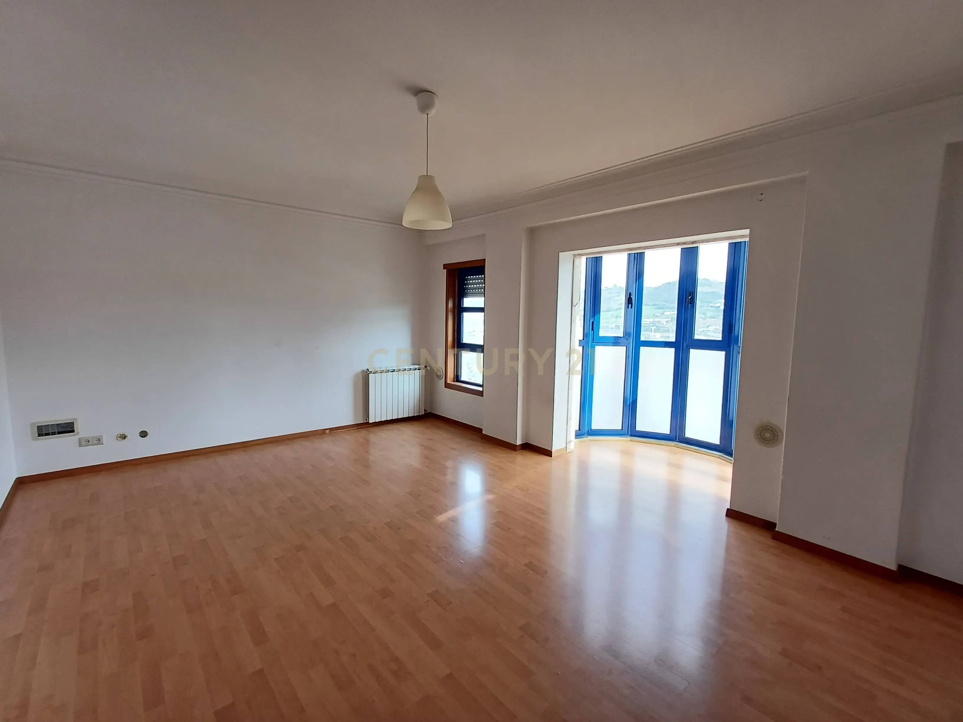 VENDA Apartamento T3 Rua José Augusto Neves Cardoso Pires Santo António de Cavaleiros (Loures) - Image 1