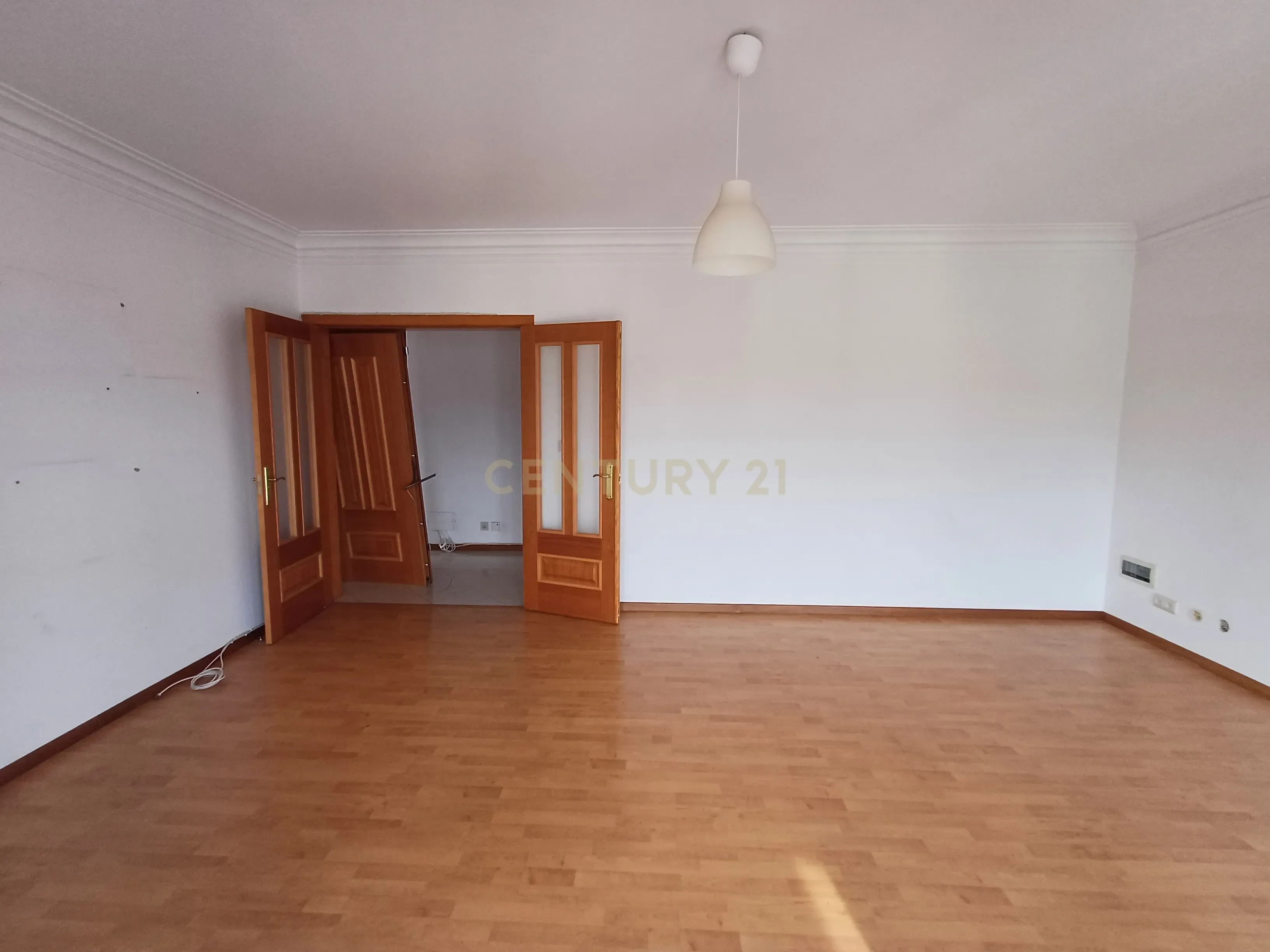 VENDA Apartamento T3 Rua José Augusto Neves Cardoso Pires Santo António de Cavaleiros (Loures) - Image 3