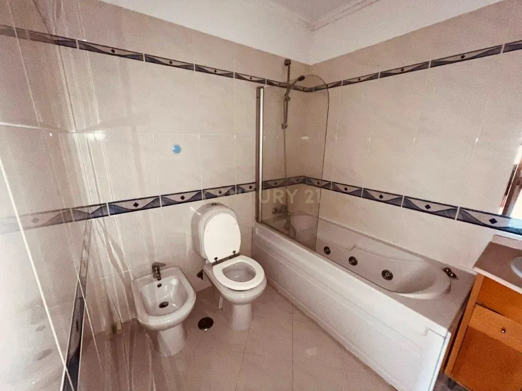 VENDA Apartamento T3 Rua José Augusto Neves Cardoso Pires Santo António de Cavaleiros (Loures) - Image 11