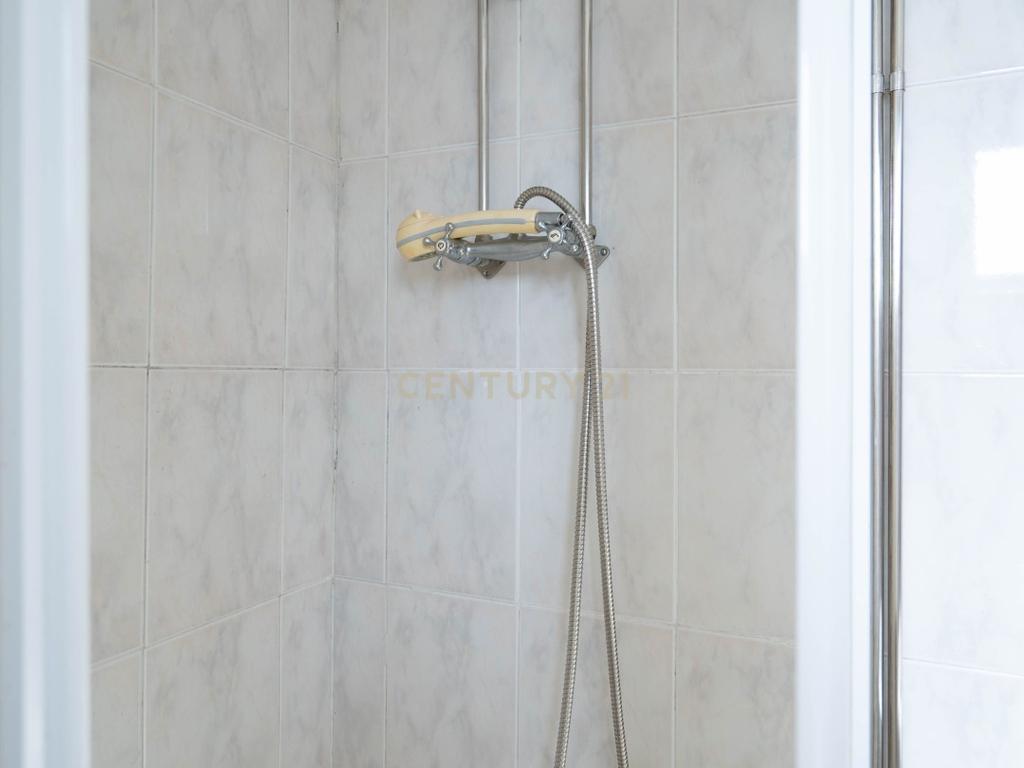 Excelente oportunidade de investimento no centro de São Martinho do Bispo, Coimbra. As referências C0289-01959 (moradia e terreno) e C0289-01957 (terreno) são vendidas em conjunto. - Image 47