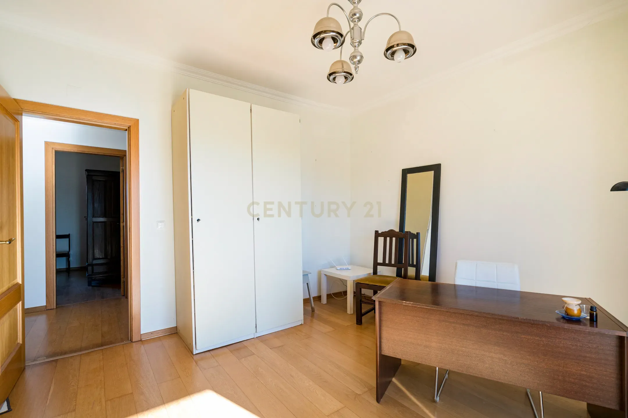 Fantástica Moradia T4 em Vila Nogueira de Azeitão - Image 34