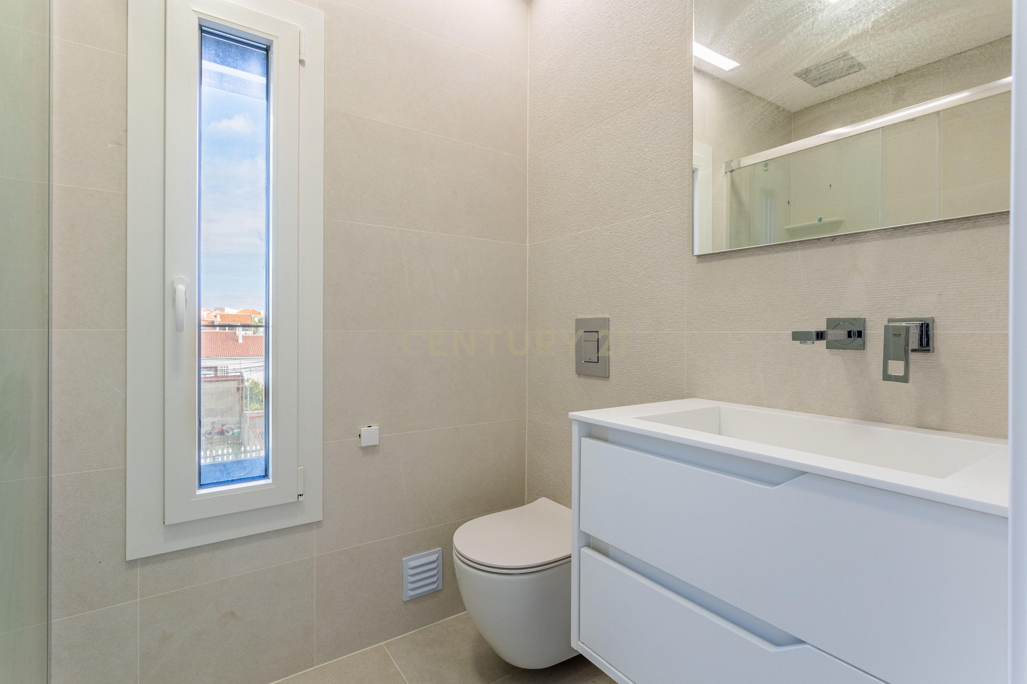 Moradia de luxo V4 no Bairro das Maroitas, São João da Talha - Image 26