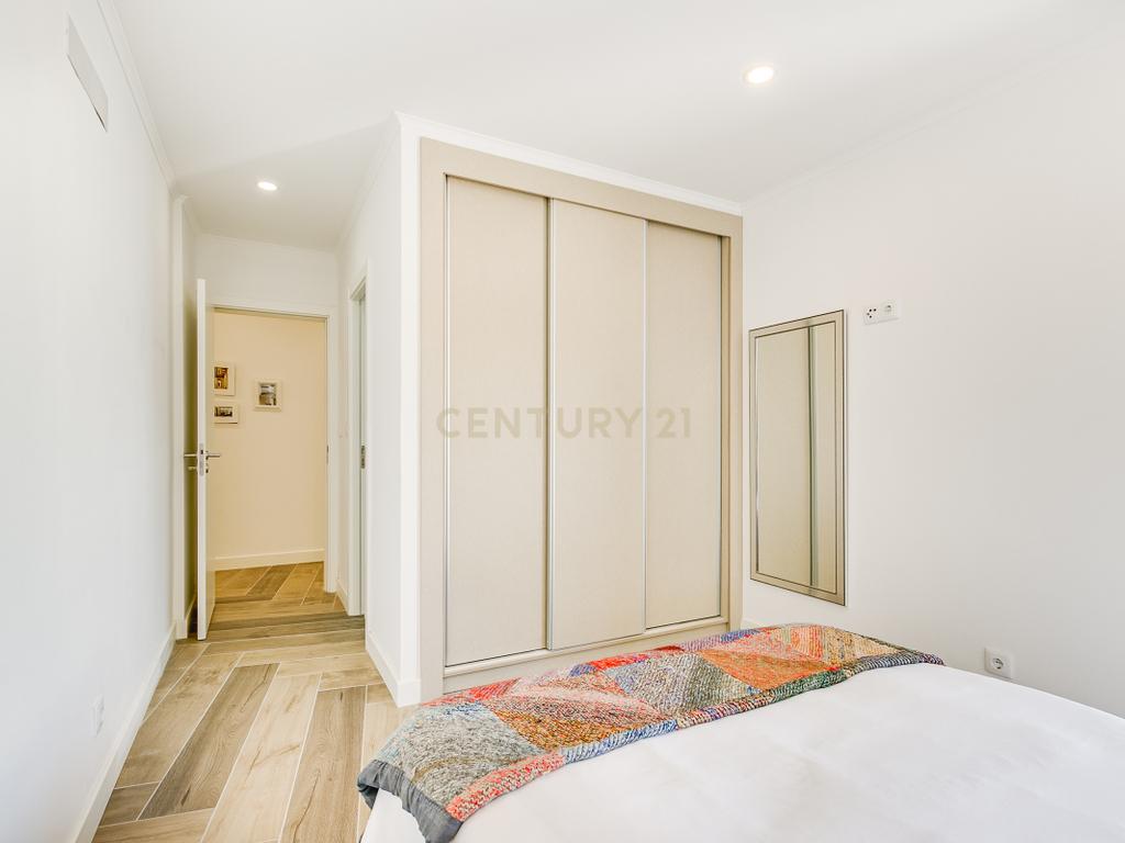 Apartamento T4 com 3 Suites, em zona Prime de Algés - Image 32