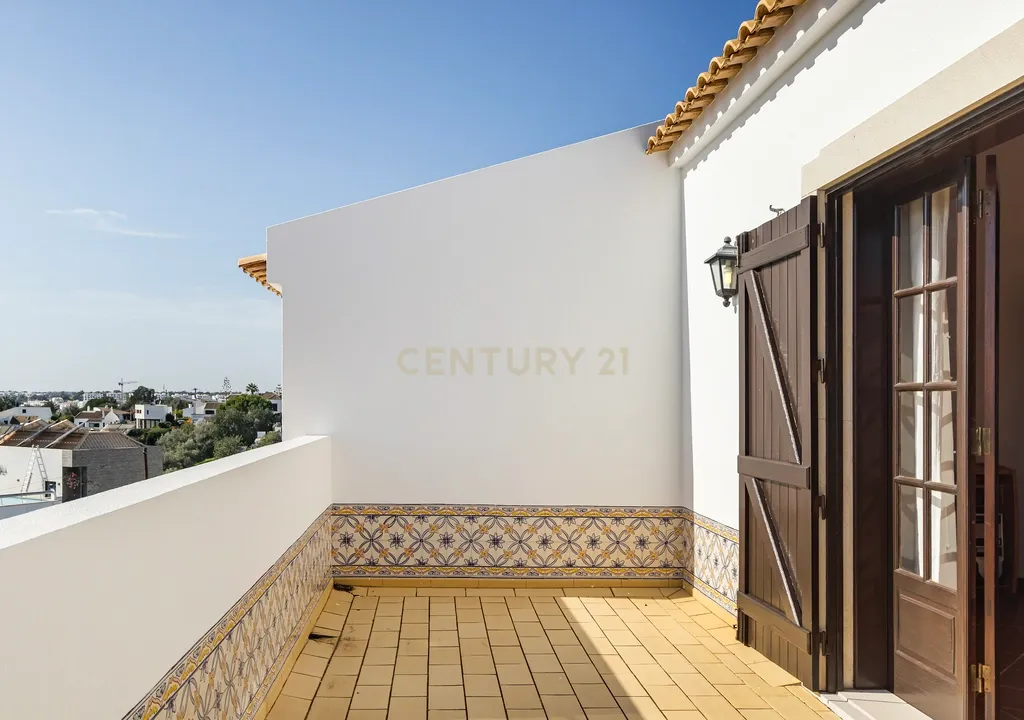Moradia T4 com vista Mar e Cidade - Viva o Sonho de uma Vida na Quinta da Barra em Tavira - Image 36