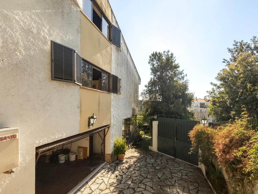 Moradia T4+ com jardim e piscina, em Alfragide. Em Venda! - Image 27