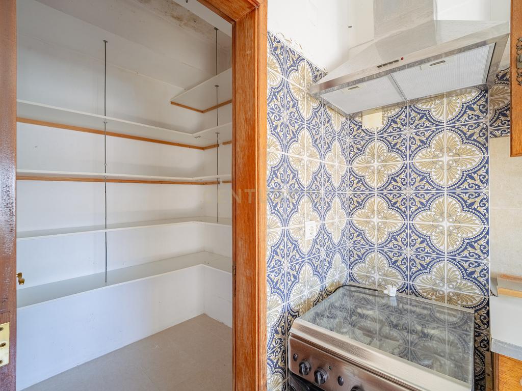 Apartamento T2 em Amora, Seixal - Oportunidade Única! - Image 22