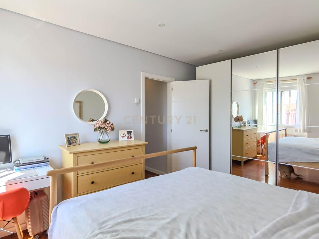 APARTAMENTO T2 COM  LOGRADOURO – CENTRO DE MATOSINHOS  - Image 8