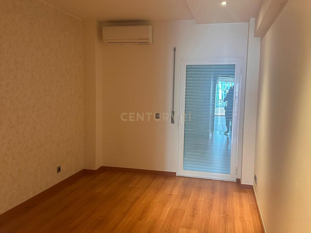 Apartamento T3 em Vialonga, com Garagem e Elevador - Image 19