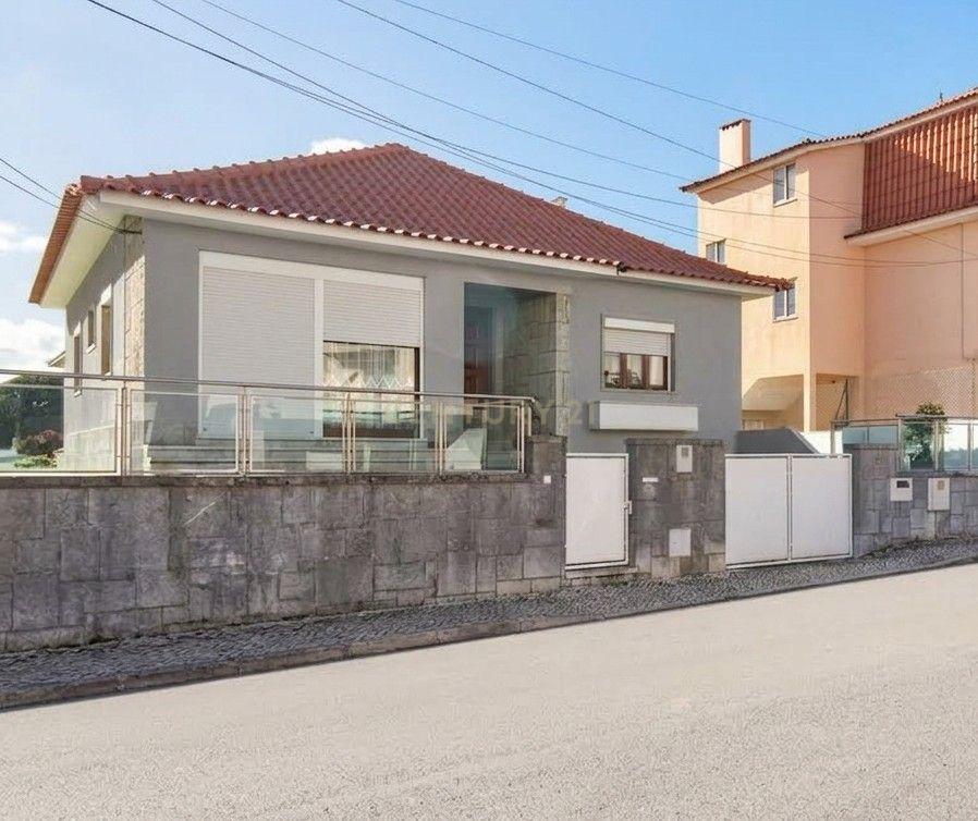 Moradia Térrea, isolada,  em Porto Salvo - Oeiras