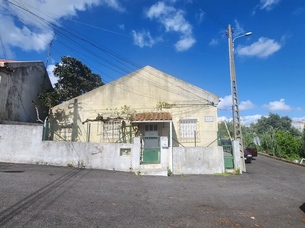MORADIA T3 em ODIVELAS - Image 1