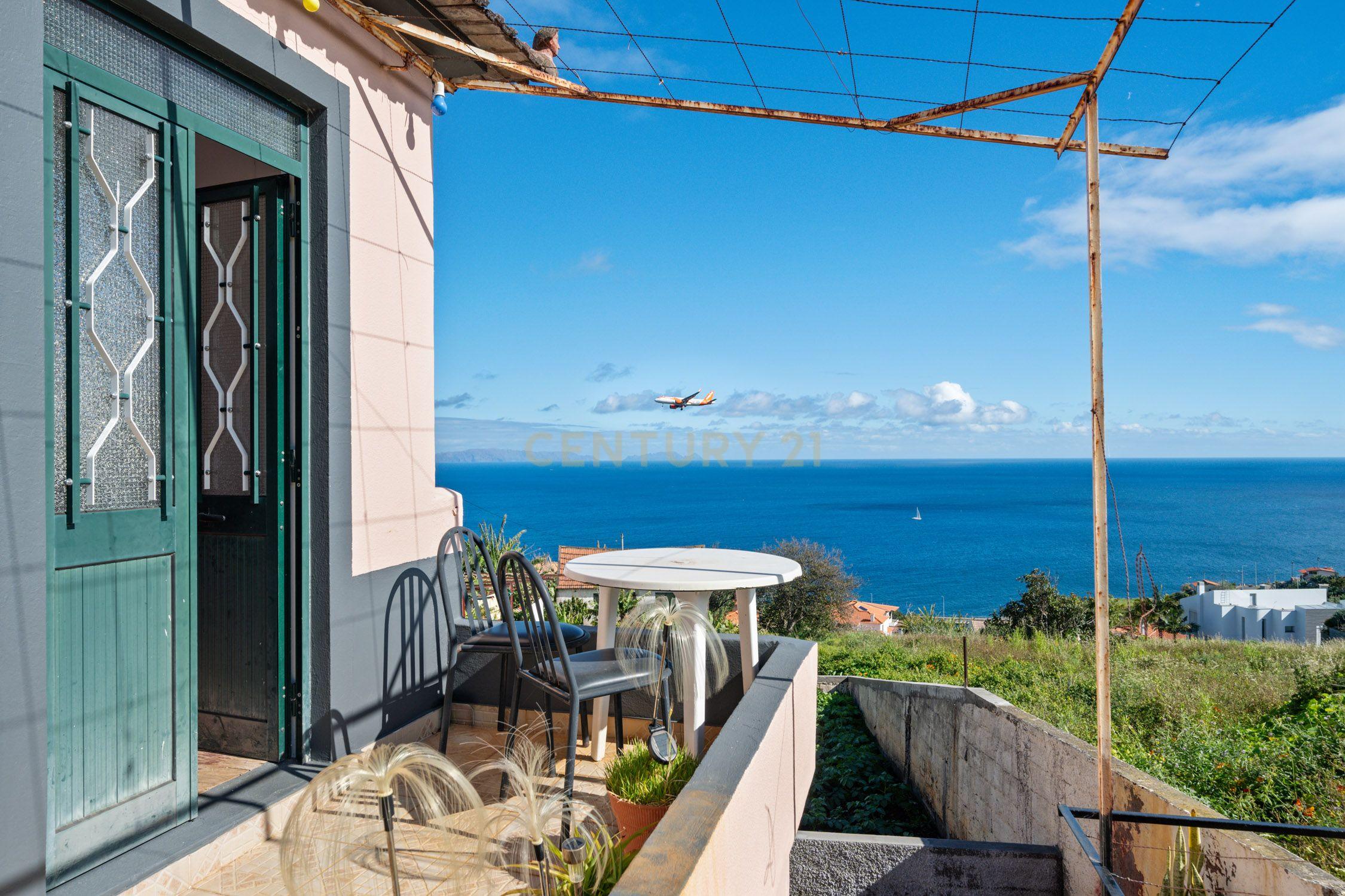 Moradia T2 em Gaula – Vista Mar, Jardim & Tradição! - Image 15