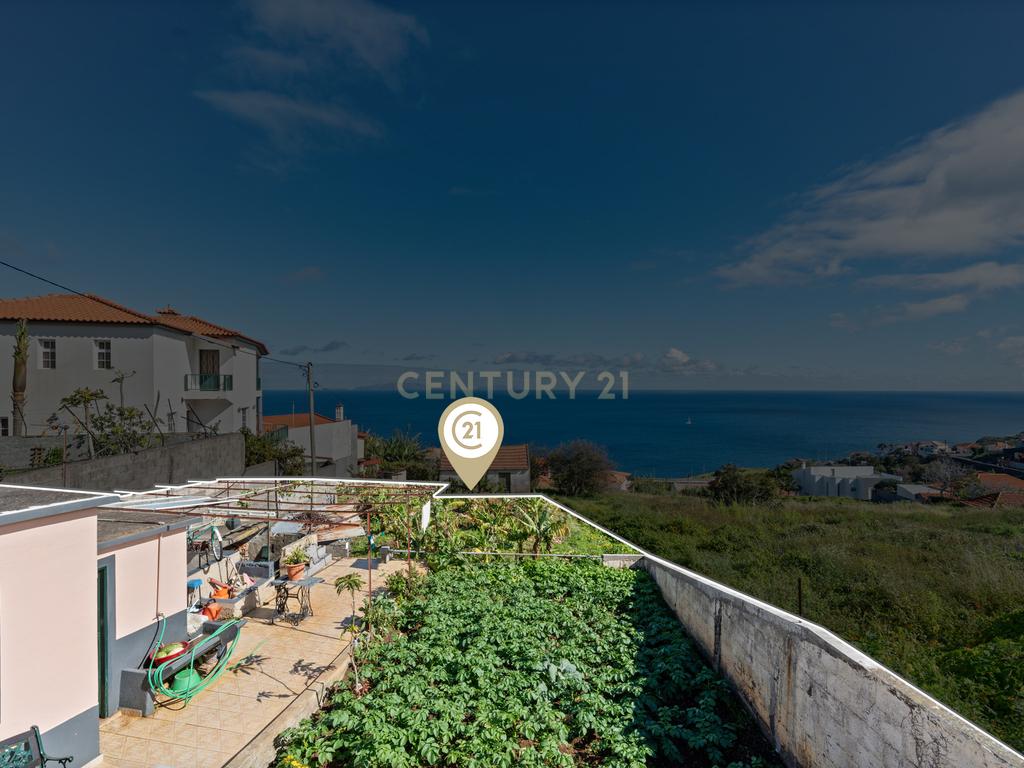 Moradia T2 em Gaula – Vista Mar, Jardim & Tradição! - Image 19