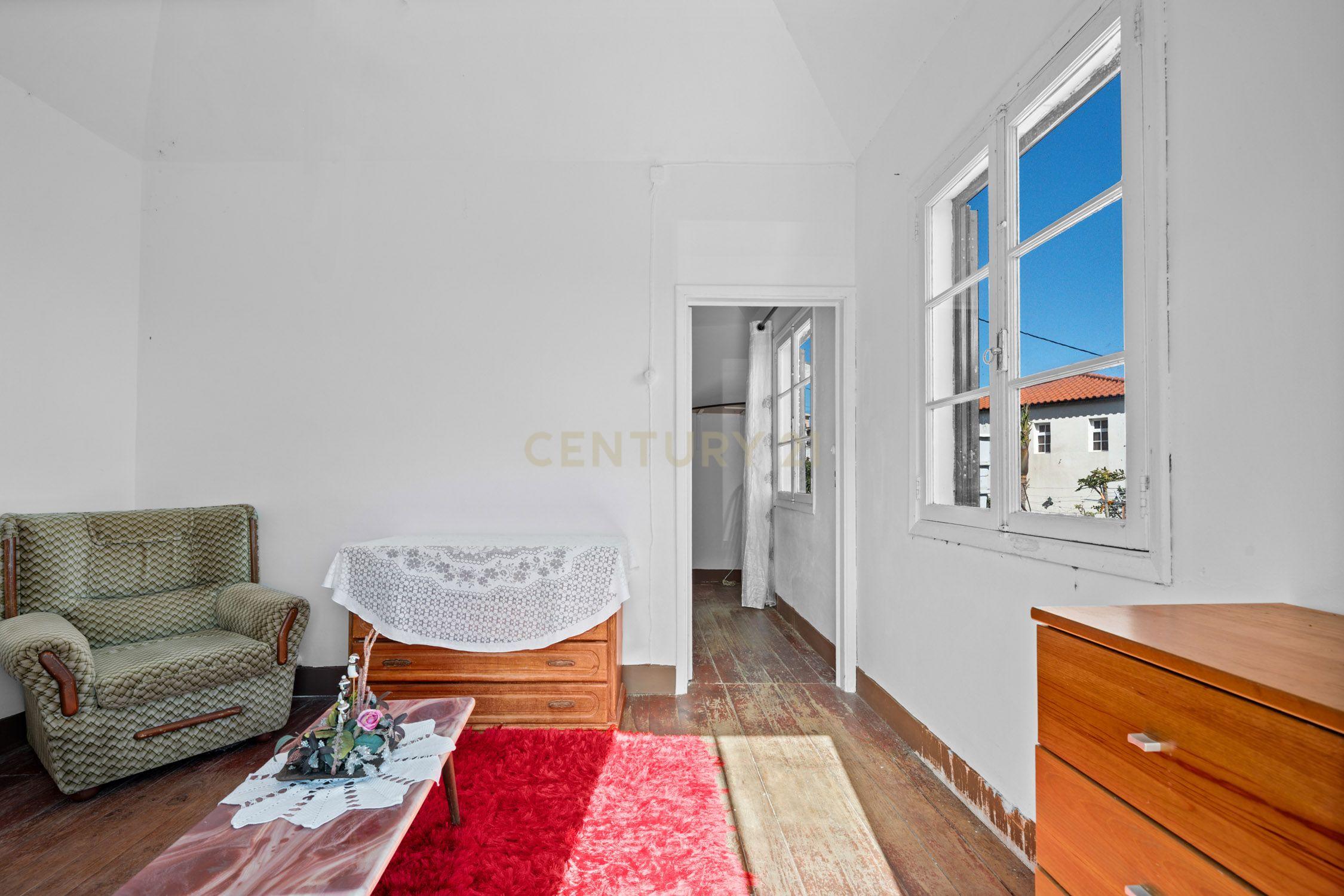 Moradia T2 em Gaula – Vista Mar, Jardim & Tradição! - Image 23