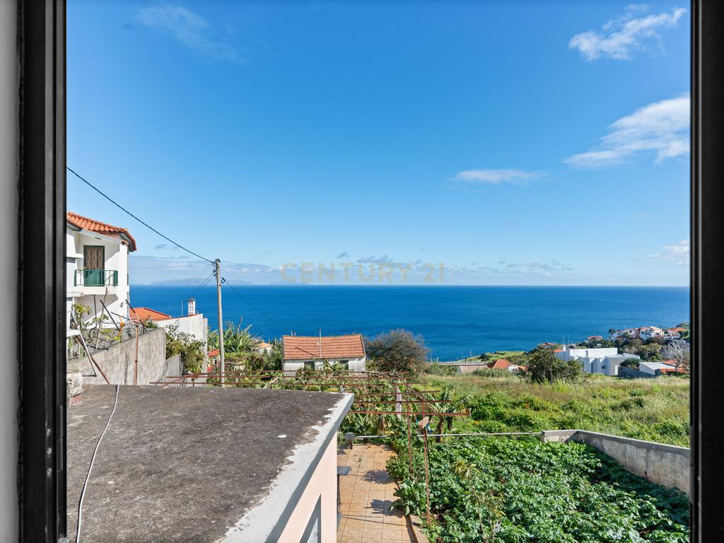 Moradia T2 em Gaula – Vista Mar, Jardim & Tradição! - Image 17