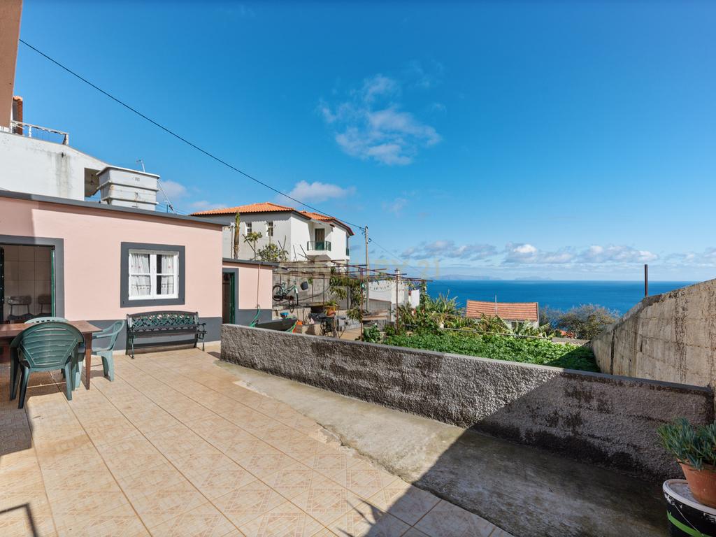 Moradia T2 em Gaula – Vista Mar, Jardim & Tradição! - Image 6
