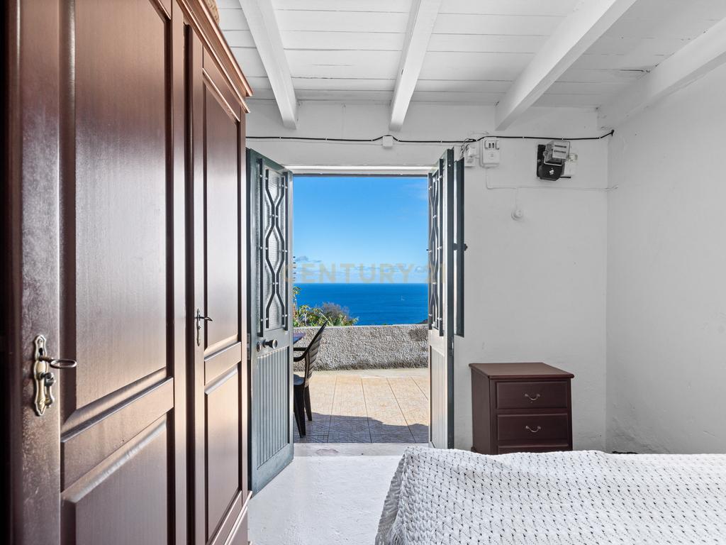Moradia T2 em Gaula – Vista Mar, Jardim & Tradição! - Image 13