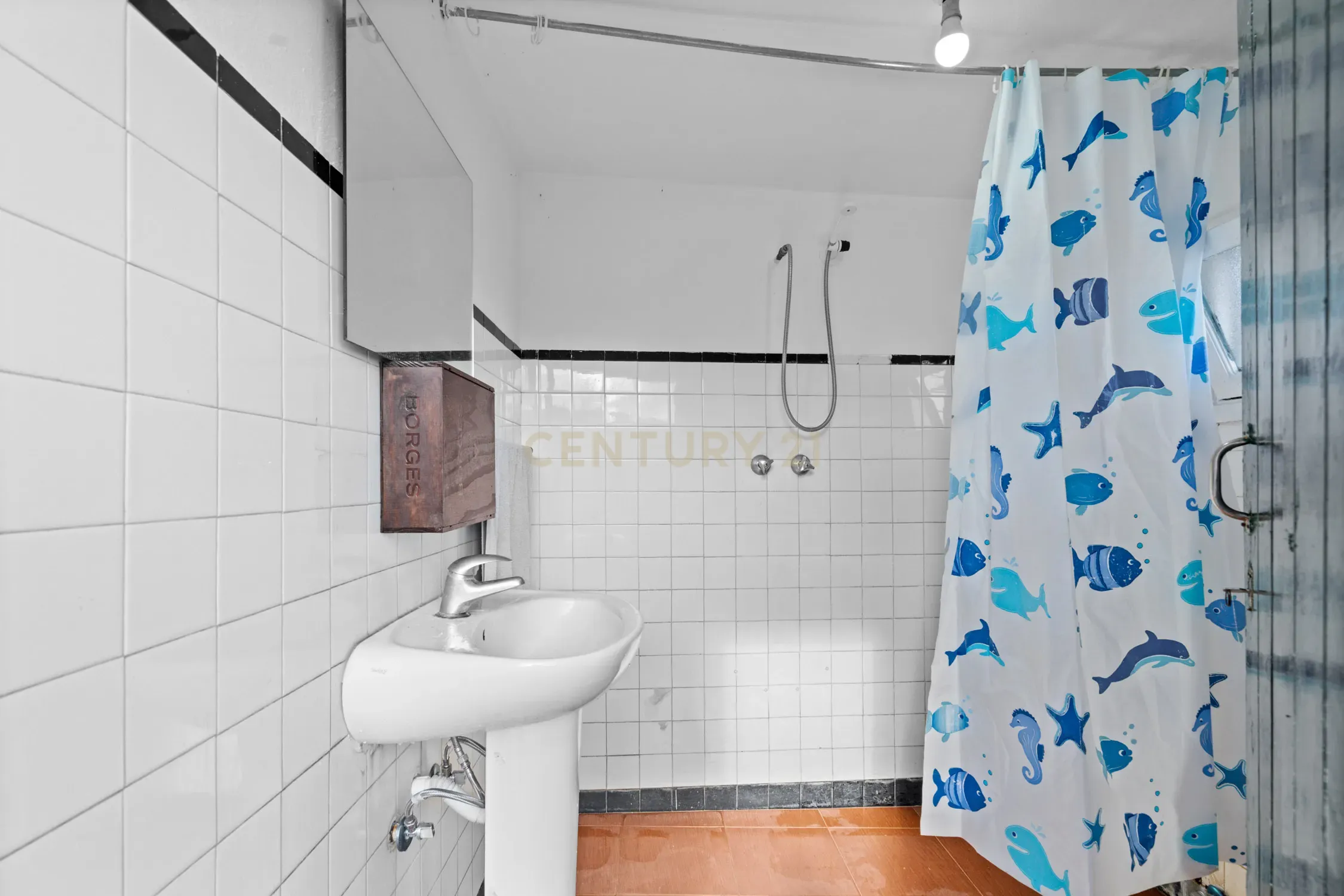 Moradia T2 em Gaula – Vista Mar, Jardim & Tradição! - Image 14