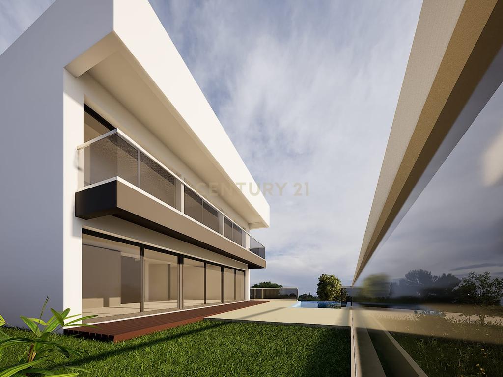 Moradia de Luxo em Construção com Vista Panorâmica - Funchal, Madeira - Image 1