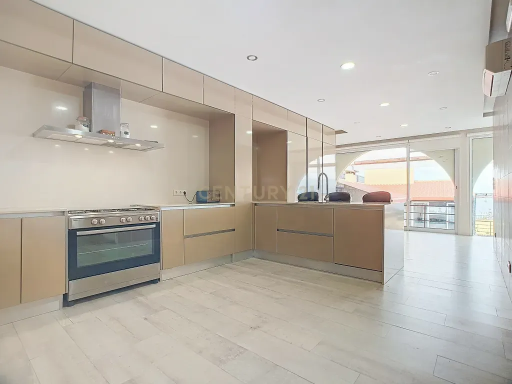Moradia T4 com Vista Mar | Ajuda da Bretanha | São Miguel - Image 12