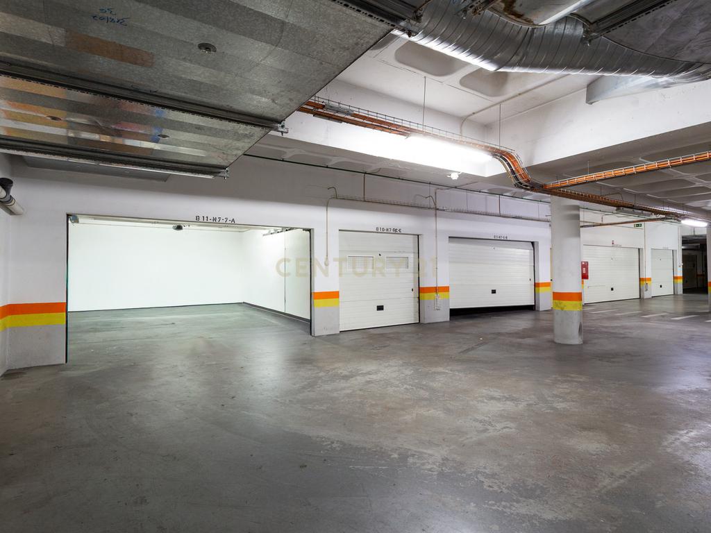 Apartamento T4 mobilado no Parque dos Príncipes - Image 30