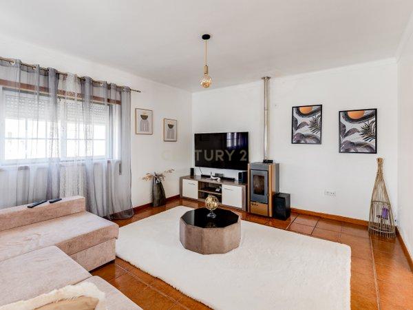 Moradia T3 em S. Jorge — Porto de Mós