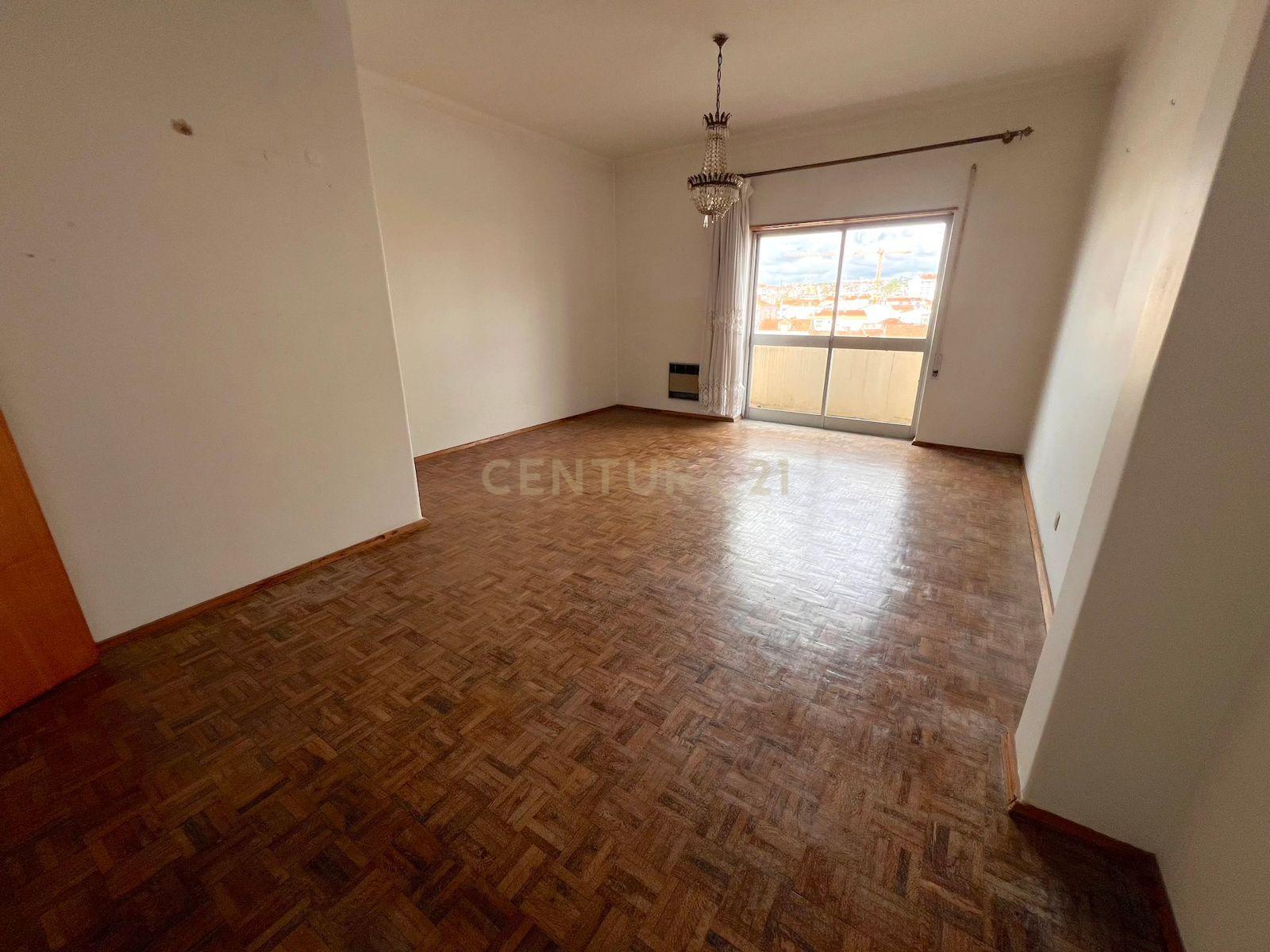 Fotografia 4 de Apartamento T3 em Caldas da Rainha – Para remodelar