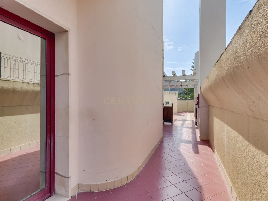 Apartamento T4 com Terraço Privativo e Churrasqueira no Condomínio Lezíria Parque | Vila Franca de Xira - Image 17