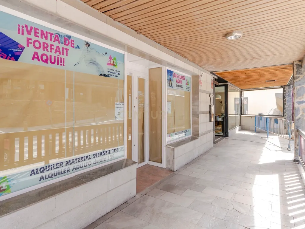 Loja Comercial em Monachil, Granada - Oportunidade Única - Image 8