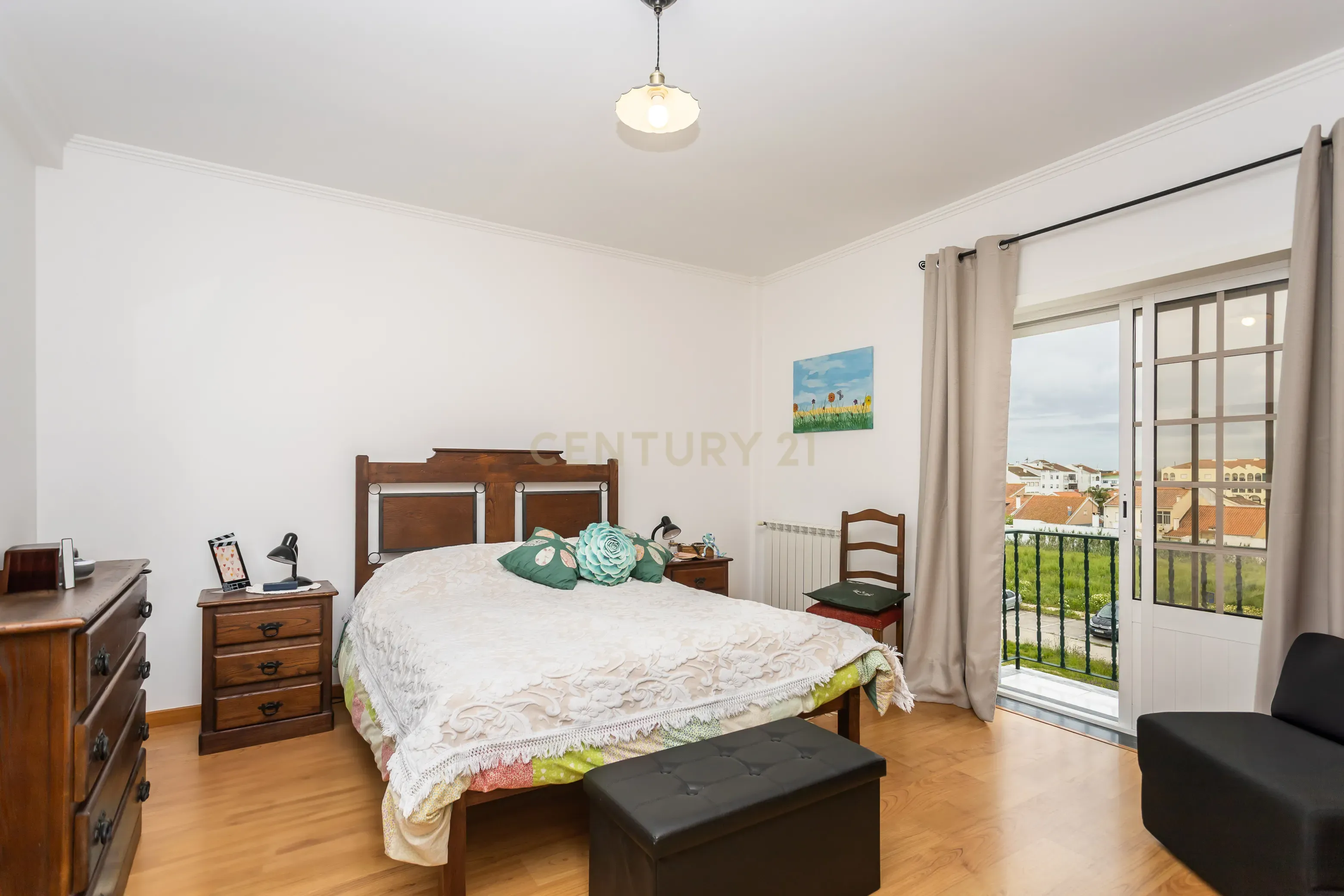 Apartamento T3 com Garagem e Boa Exposição Solar - Pinhal Novo - Image 6