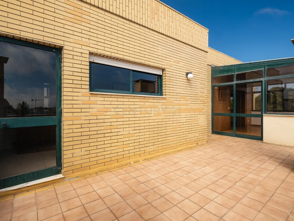 Apartamento T3 com Terraço, Vista Mar e Garagem Box em Arcozelo – Vila Nova de Gaia - Image 4